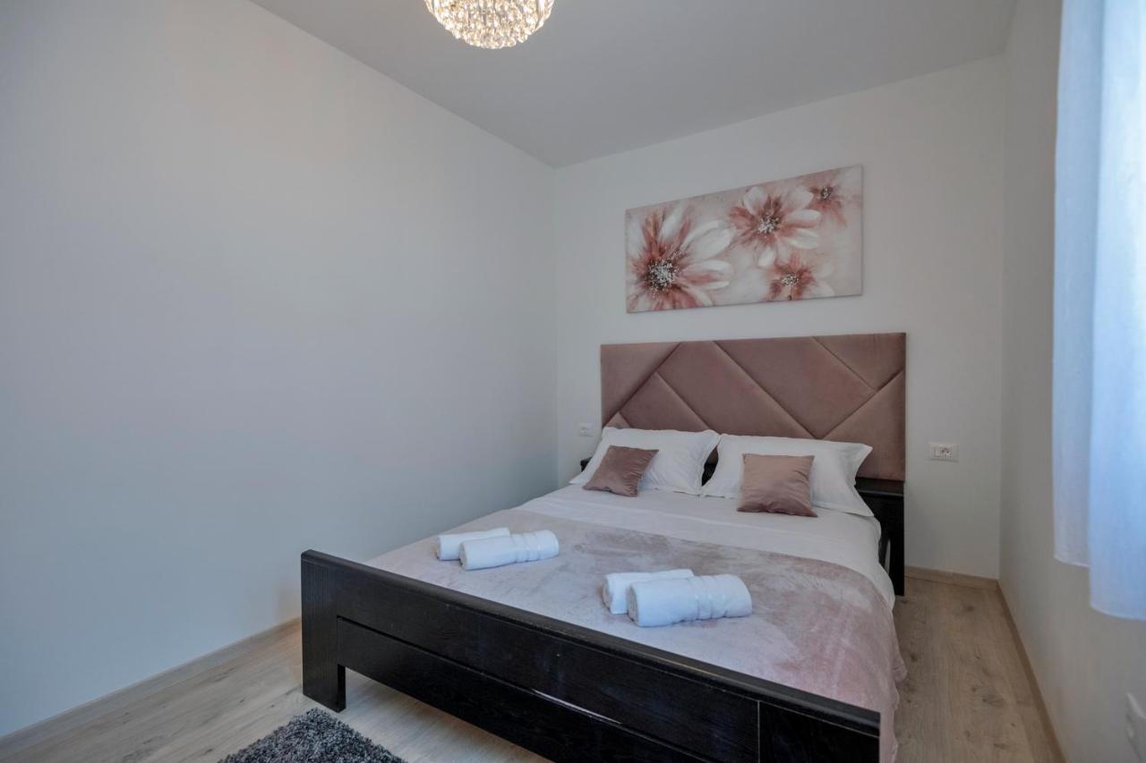 Luxury apartment Makarska 2min from beach Exteriör bild