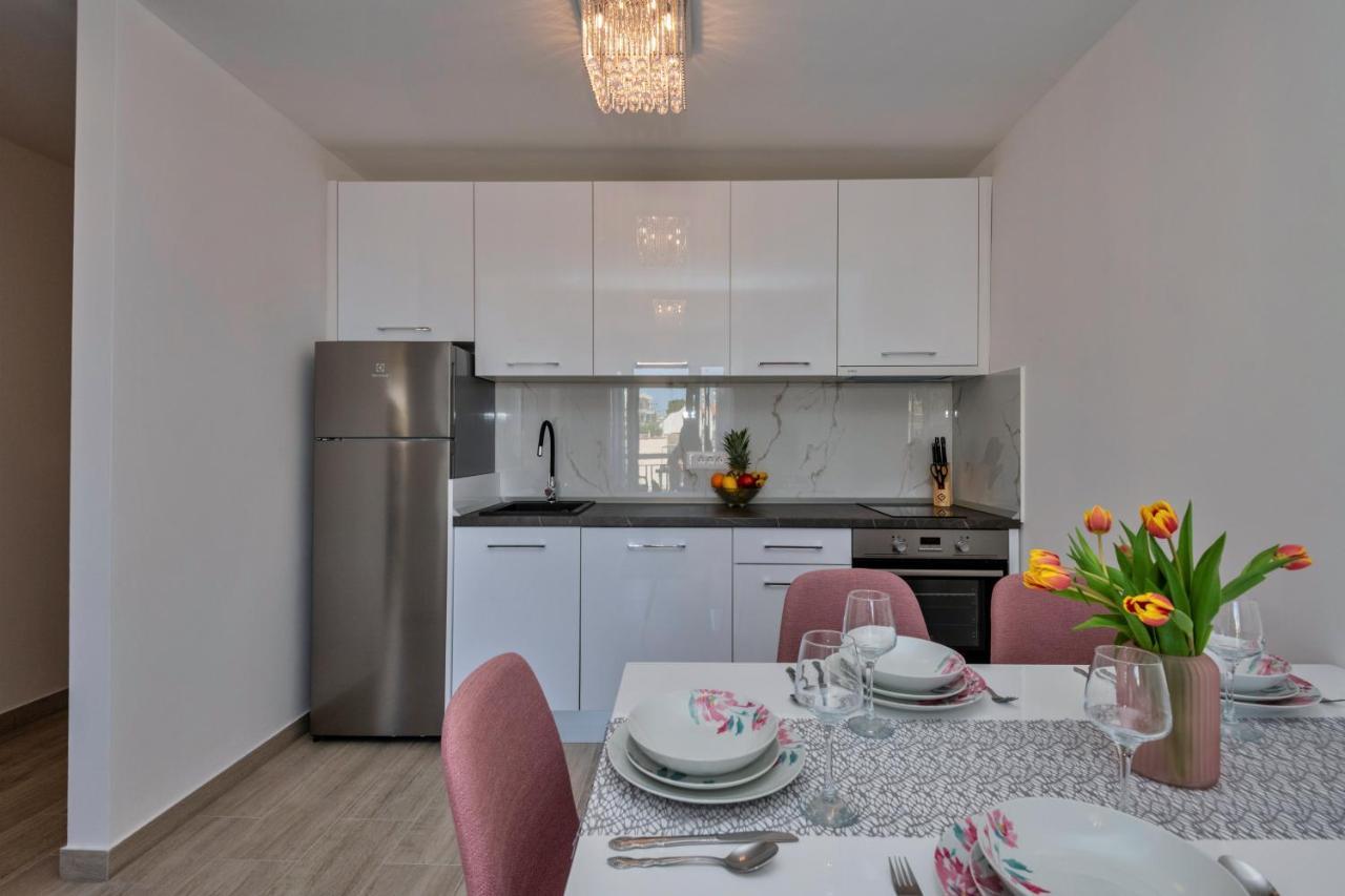 Luxury apartment Makarska 2min from beach Exteriör bild